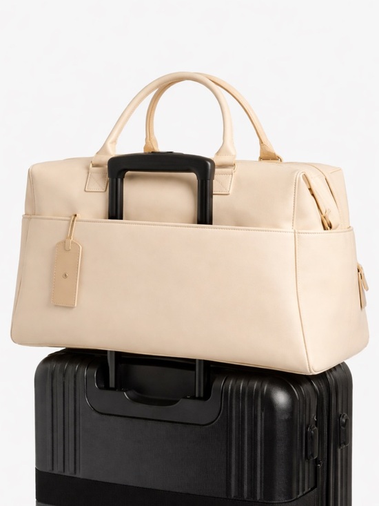 BÉIS The Commuter Duffle in Cream - Picture 2 of 6